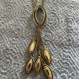 Elegant Gold Pendant Necklace